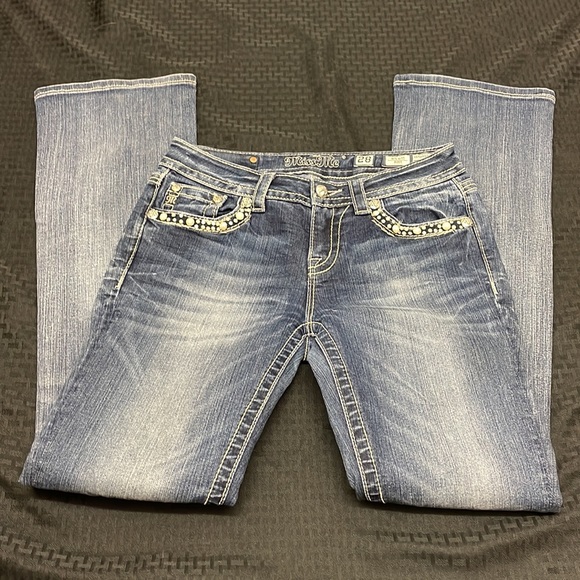 Miss Me Mid- Rise Boot Jeans Size 28 with embroidery Rhinestones and Pearls - Picture 5 of 7
